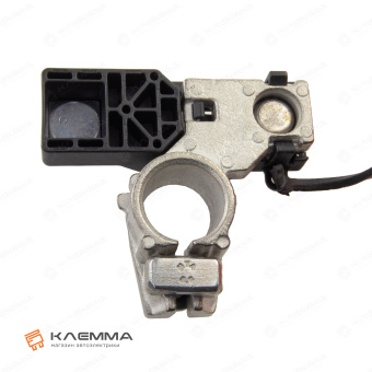 Клемма АКБ с держателем предохранителя MEGAVAL литая с крышкой (MTA) правая. 0301229_04