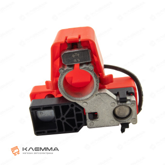 Клемма АКБ с держателем предохранителя MEGAVAL литая с крышкой (MTA) левая. 0301230_09