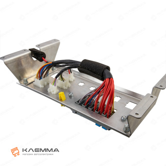 Разъем в панели Universal MATE-N-LOK -мама-_02